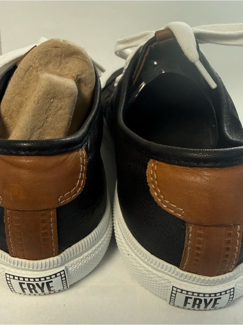 FRYE Woman's Black Leather Low-Top Sneakers - Picture 5 of 10